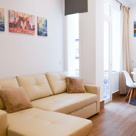 Apartamento San Jacinto III Sevilla Kültér fotó